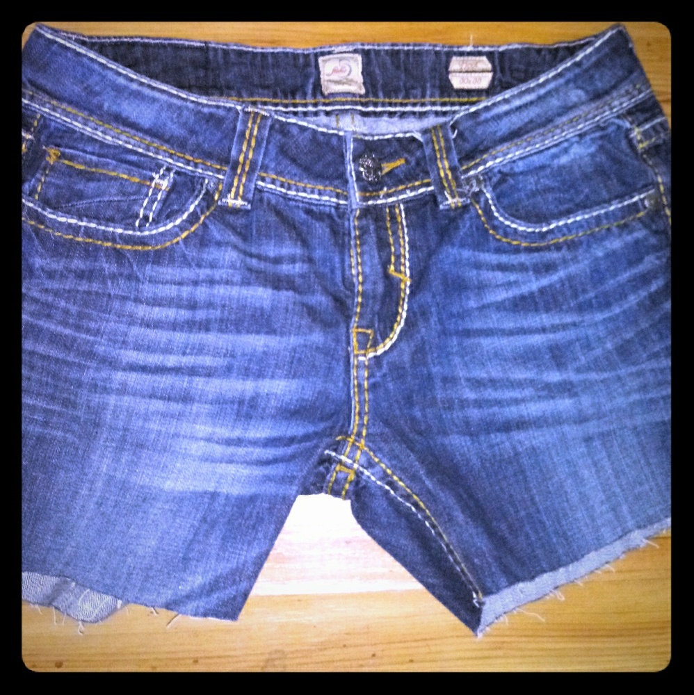 Studio 5 jean shorts